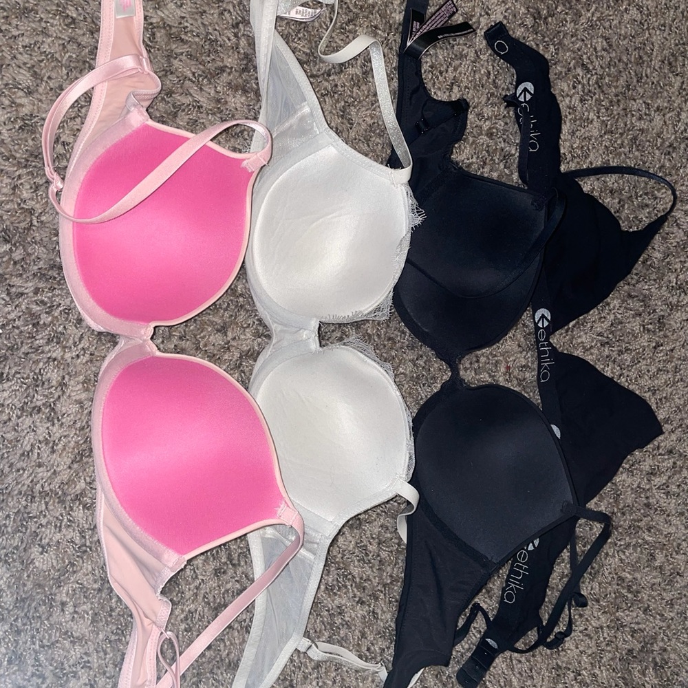 4 bras (32D)